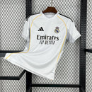 Camisola Real Madrid 2025/26 - Mbappé 10 com Patchs/ badge Champions League(Entrega Imediata)